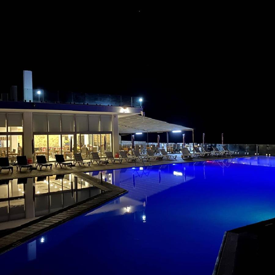 Burhan'S Hotel Rizokarpaso Bagian luar foto