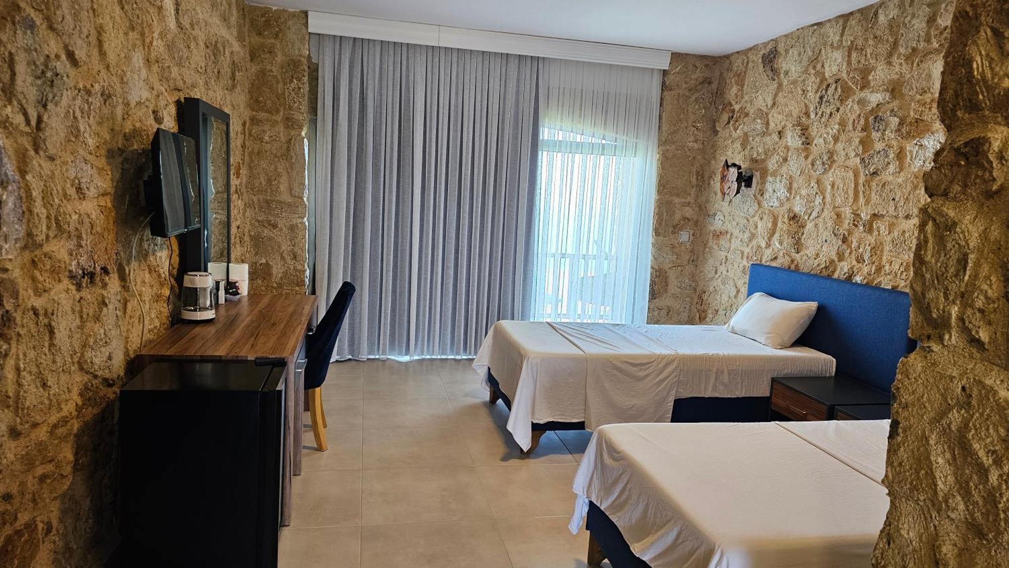 Burhan'S Hotel Rizokarpaso Bagian luar foto