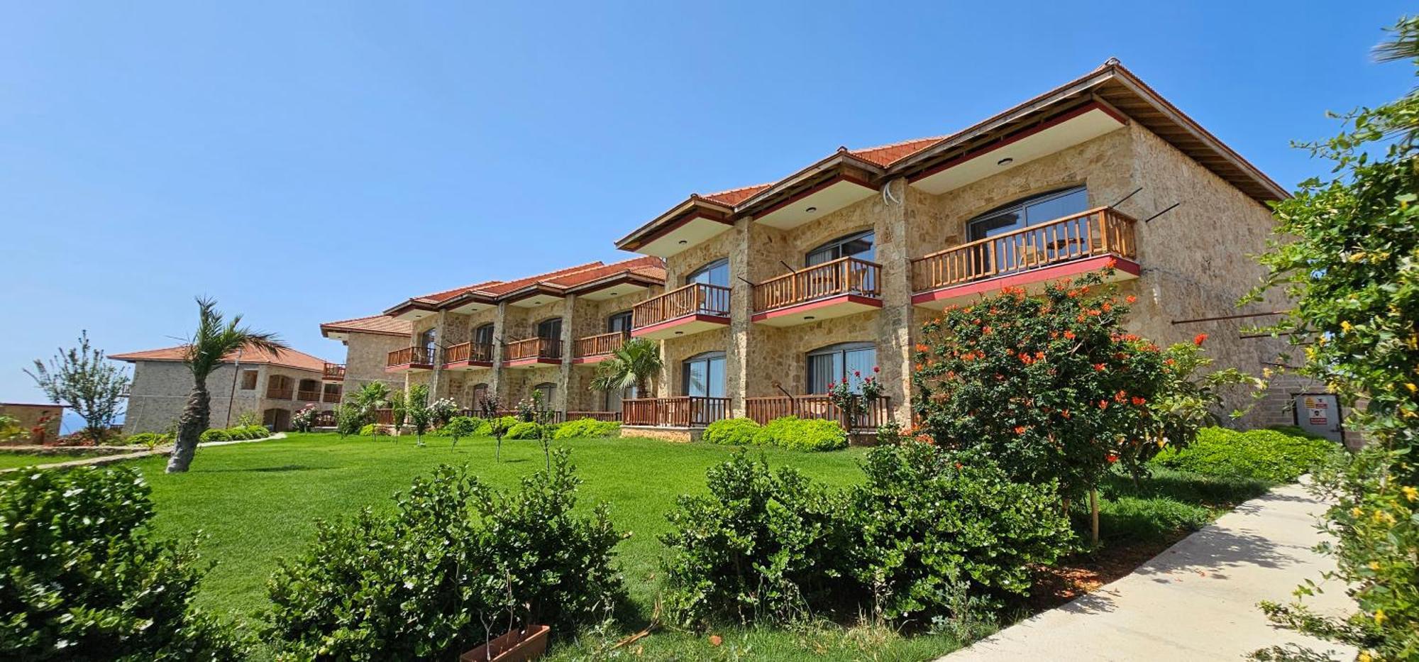 Burhan'S Hotel Rizokarpaso Bagian luar foto