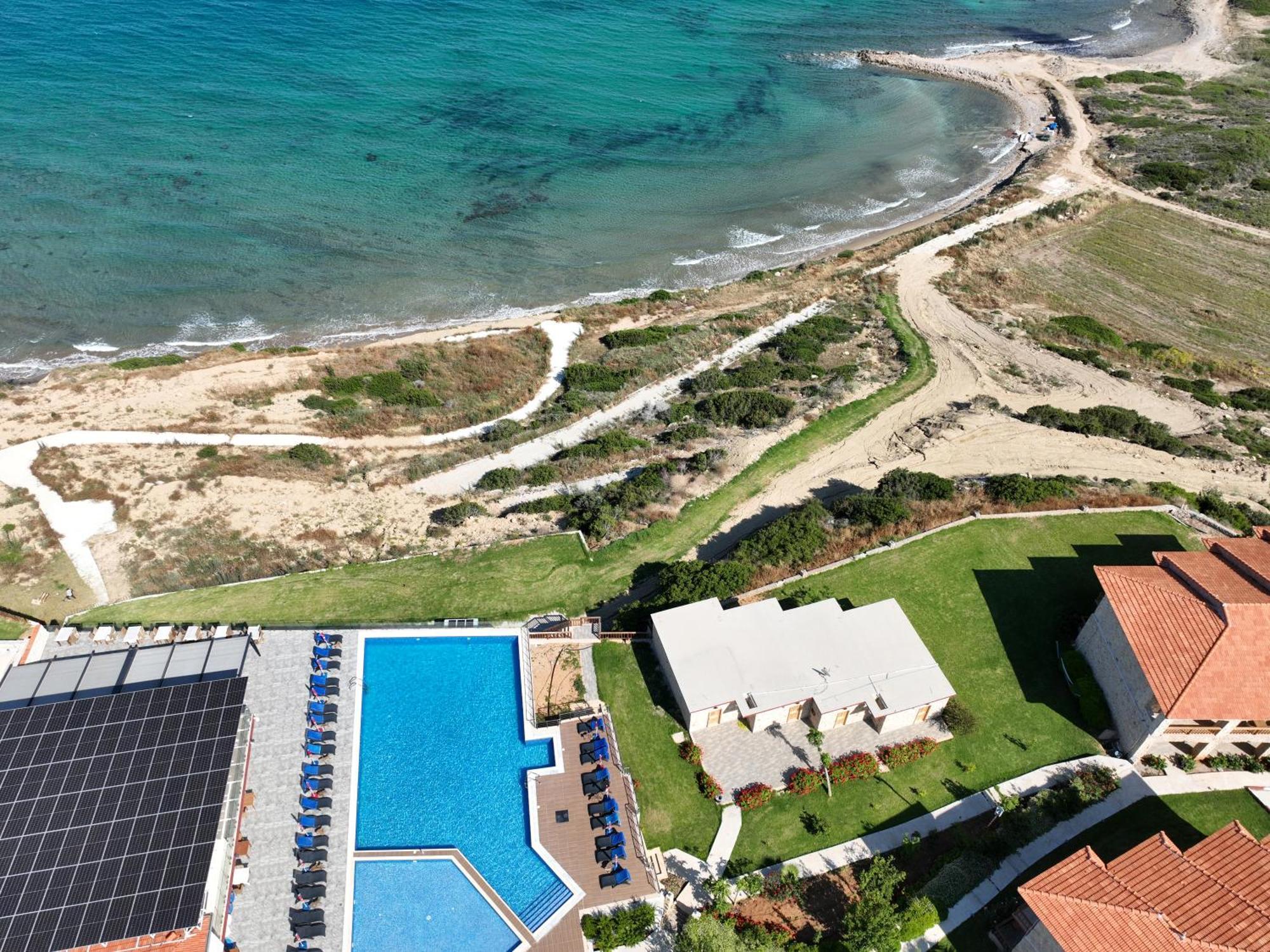 Burhan'S Hotel Rizokarpaso Bagian luar foto